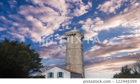 Phare des baleines, whale lighthouse,  ile de Re island, france 122948399
