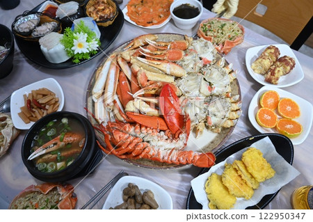 Korean seafood dishes. Korean king Crab and lobster 122950347