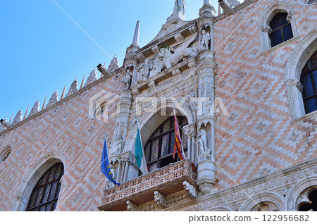 Doges Palace in Venice. The Venice finds several pedestrian streets and squares with beautiful architecture 122956682