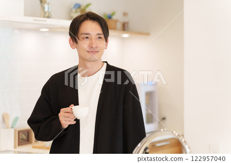 喝咖啡的男人 喝咖啡的男人 122957040