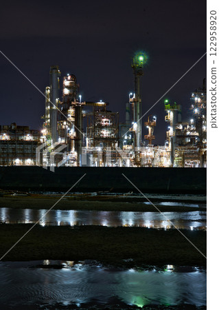 A beautiful night view of the industrial area, Petrochemical Complex 8 122958920