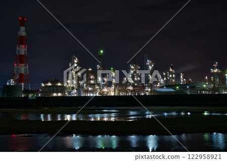 A beautiful night view of the industrial area, Petrochemical Complex ⑦ A beautiful night view of the industrial area, Petrochemical Complex ⑦ 122958921