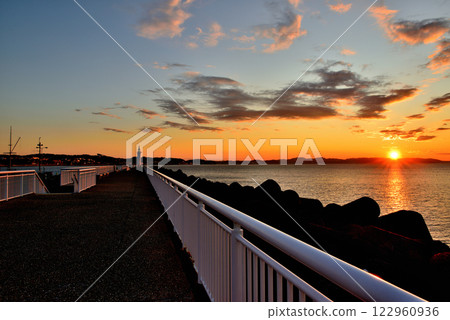 Enoshima Shonan Great Embankment Shonan Port Lighthouse dyed orange 122960936