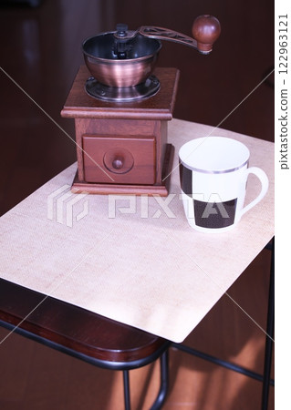 Coffee mill and cup Coffee mill and cup 122963121