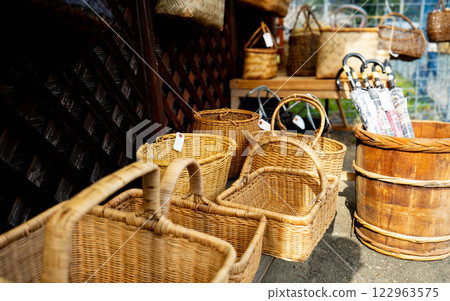 大分竹工藝品：商店展示的竹工藝品 122963575