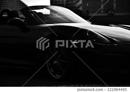 有光澤的黑色敞篷車 有光澤的黑色敞篷車 122964495