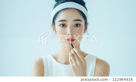 Beautiful portrait of a woman with natural make-up 122964916