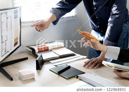 Architects and executives are consulting on the design 122968931