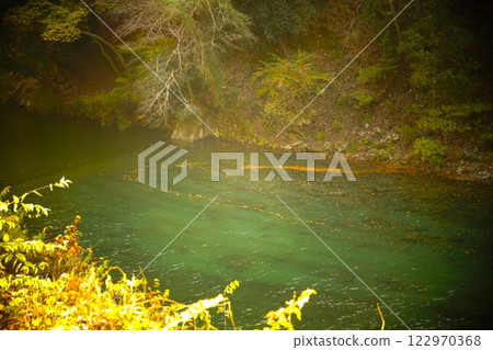 有信藍與山谷 122970368