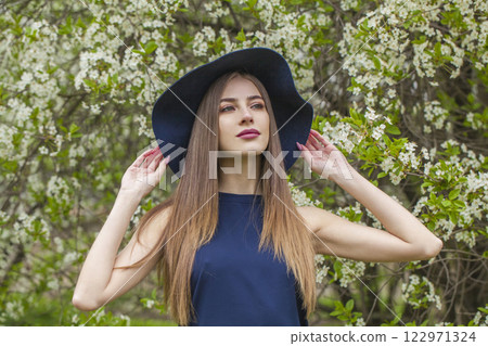 Fashionable spring lady. Beautiful woman outdoors portrait Fashionable spring lady. Beautiful woman outdoors portrait 122971324