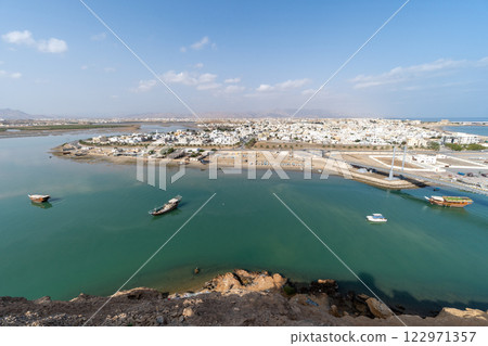 阿曼港口城市蘇爾的景色 阿曼港口城市蘇爾的景色 122971357