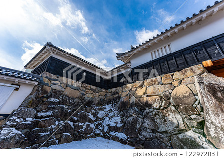 Matsumoto Castle covered in snow in Nagano Matsumoto Castle covered in snow in Nagano 122972031