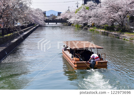 岡崎運河櫻花盛開 122973696