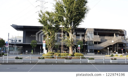 JR青梅線東中頭站大樓 122974196