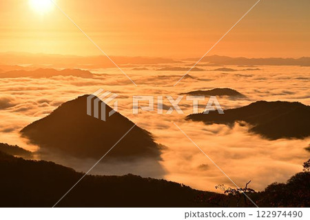 Ooyama's sea of clouds Ooyama's sea of clouds 122974490
