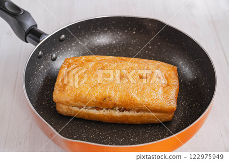 Pan-fried Tochioage wrapped in natto 122975949