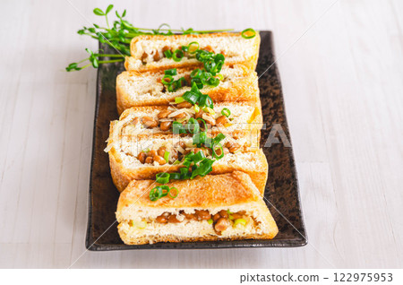 Tochioage wrapped in natto and baked 122975953