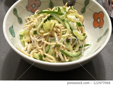 薄切豆腐乾黃瓜沙拉 122977008