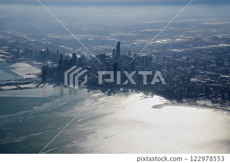 芝加哥市中心高樓大廈的鳥瞰圖 122978553