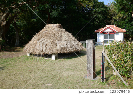 Okinawa Prefecture, Iheya Island, Gakiya no Kami Ashigage 122979446