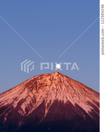 從富士宮市（紅富士）欣賞「明珠富士山」的壯麗景色 122984296