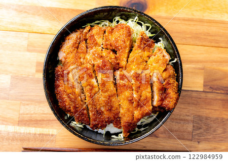 [食材] 醬汁豬排蓋飯 [當地美食] 122984959