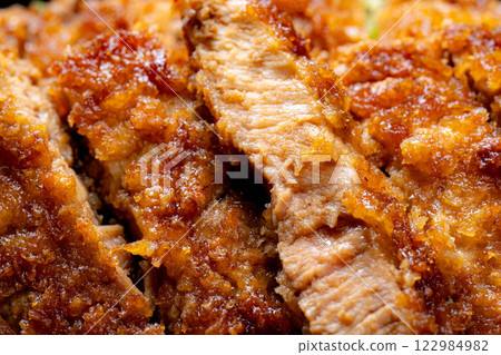 [食材] 醬汁豬排蓋飯 [當地美食] 122984982