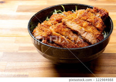 [食材] 醬汁豬排蓋飯 [當地美食] 122984988