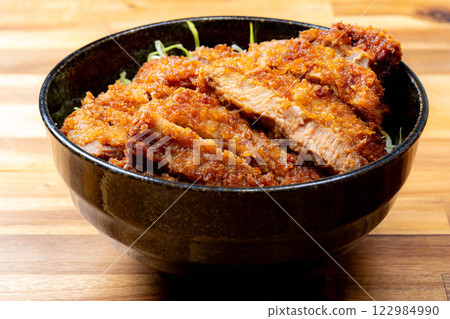 [食材] 醬汁豬排蓋飯 [當地美食] 122984990