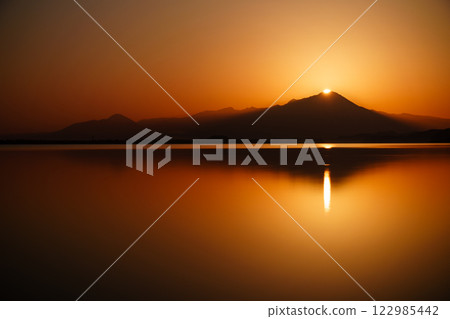 Diamond Oyama 122985442