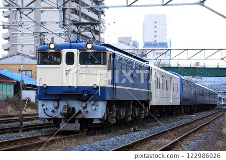 EF65 type + Mani 50 type + 2100 series ~THE ROYAL EXPRESS~ (Yosan Line: Takamatsu - Kozai) 122986026