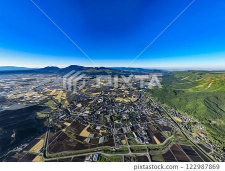 阿蘇山麓全景鳥瞰圖 122987869