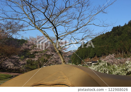 Spring camping, auto camping, Miyama thatched roof, Kyoto Prefecture Spring camping, auto camping, Miyama thatched roof, Kyoto Prefecture 122988026