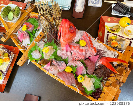 西伊豆戶田溫泉的華麗船形拼盤 122988376