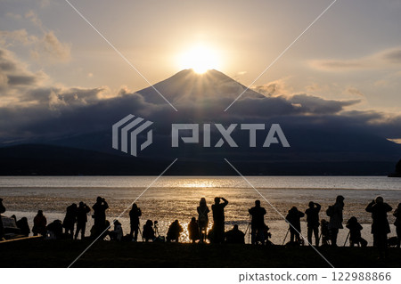 Diamond Fuji seen from near Lake Yamanaka Communication Plaza "Kirara" 122988866