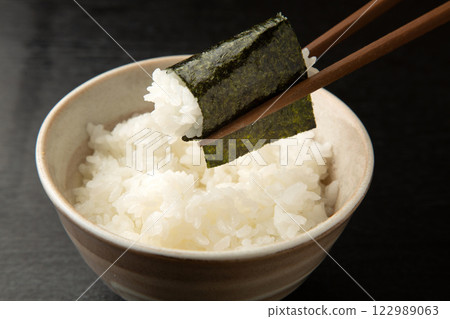 Seasoned Nori seaweed Seasoned Nori seaweed 122989063