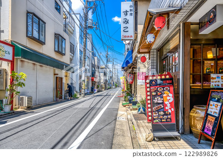 東京目黑區綠丘站的都市風景 122989826