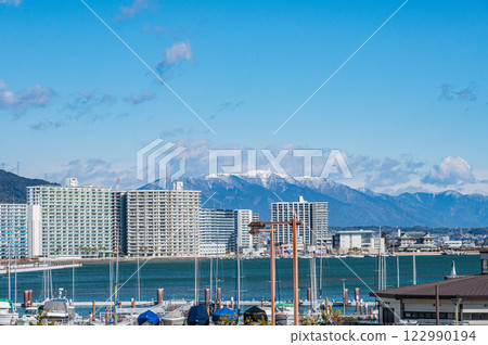 Lake Biwa scenery in winter 122990194