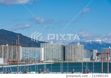 Lake Biwa scenery in winter Lake Biwa scenery in winter 122990195