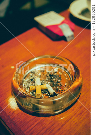 福岡市的一家允許吸煙的咖啡館“松下紀念館” 福岡市的一家允許吸煙的咖啡館“松下紀念館” 122990291