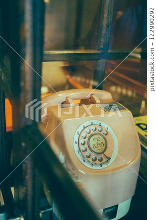 復古撥號電話亭 122990292