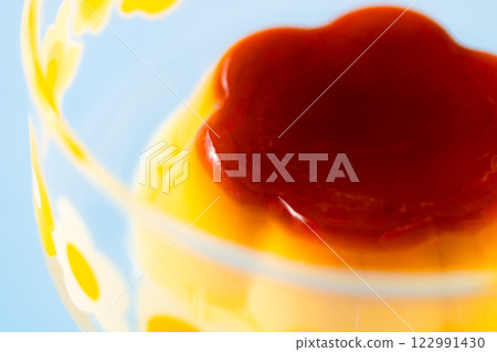 A glass pudding with a pop floral pattern and a Showa retro feel 122991430