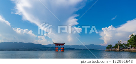 廣島嚴島神社鳥居門,白天 廣島嚴島神社鳥居門,白天 122991648