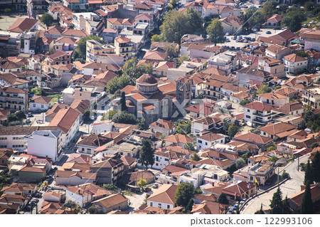 The streets of Kalambaka, the gateway to the Meteora monasteries 122993106
