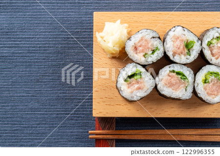 Negitoro sushi roll Negitoro sushi roll 122996355