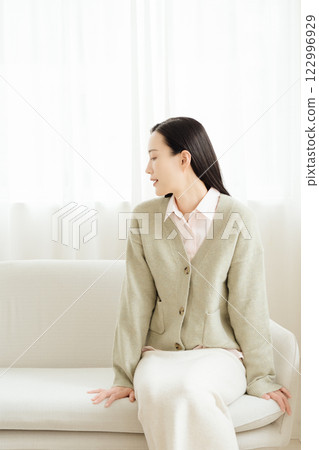 休息的商界女性 休息的商界女性 122996929