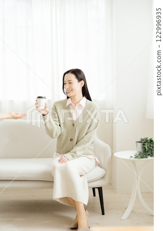 休息的商界女性 休息的商界女性 122996935