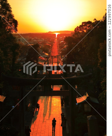 [Fukuoka Prefecture] Miyajidake Shrine Sunset Festival (Path of Light) on a superb view day 122997016