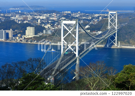 Kanmon Bridge in clear weather (Kanmon Strait) 122997020