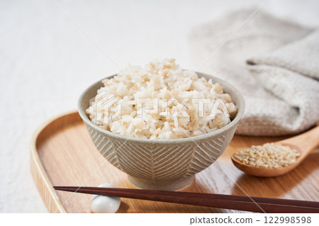 Mochi barley rice served in a bowl - Healthy food for the health conscious 122998598